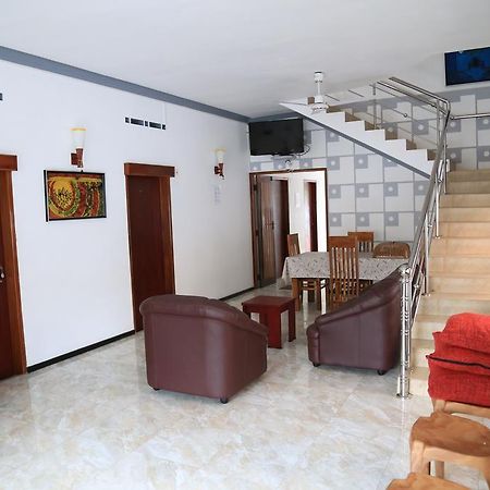 Yaarl Holiday Inn Джафна Экстерьер фото