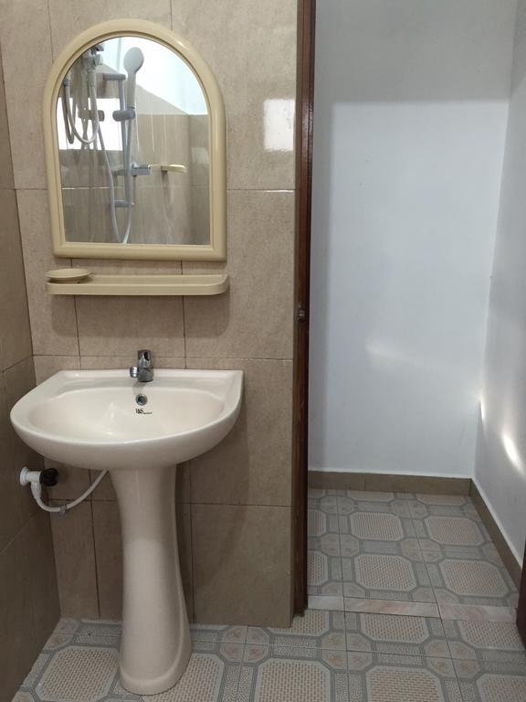 Yaarl Holiday Inn Джафна Экстерьер фото