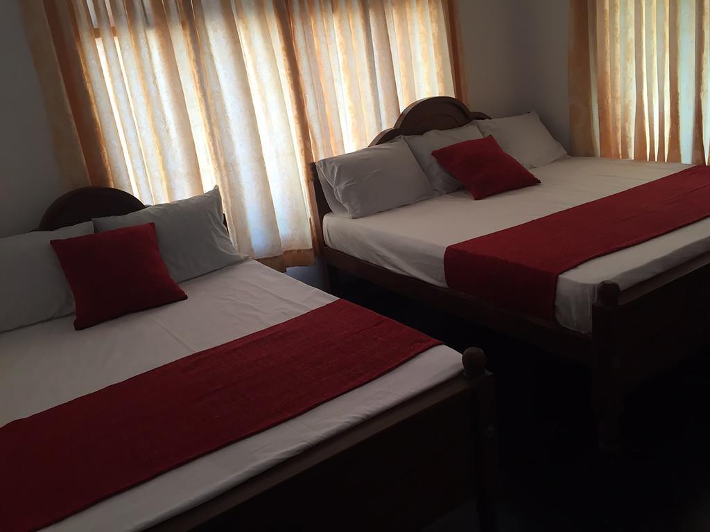 Yaarl Holiday Inn Джафна Экстерьер фото