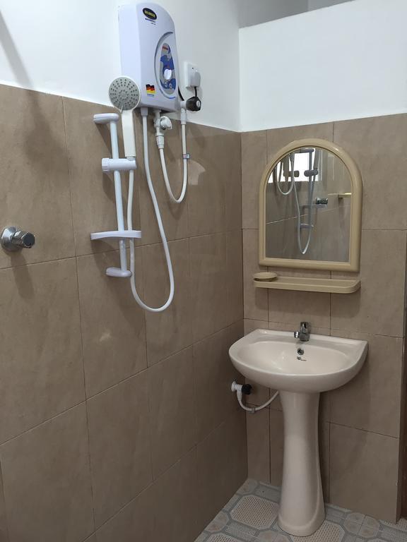 Yaarl Holiday Inn Джафна Экстерьер фото