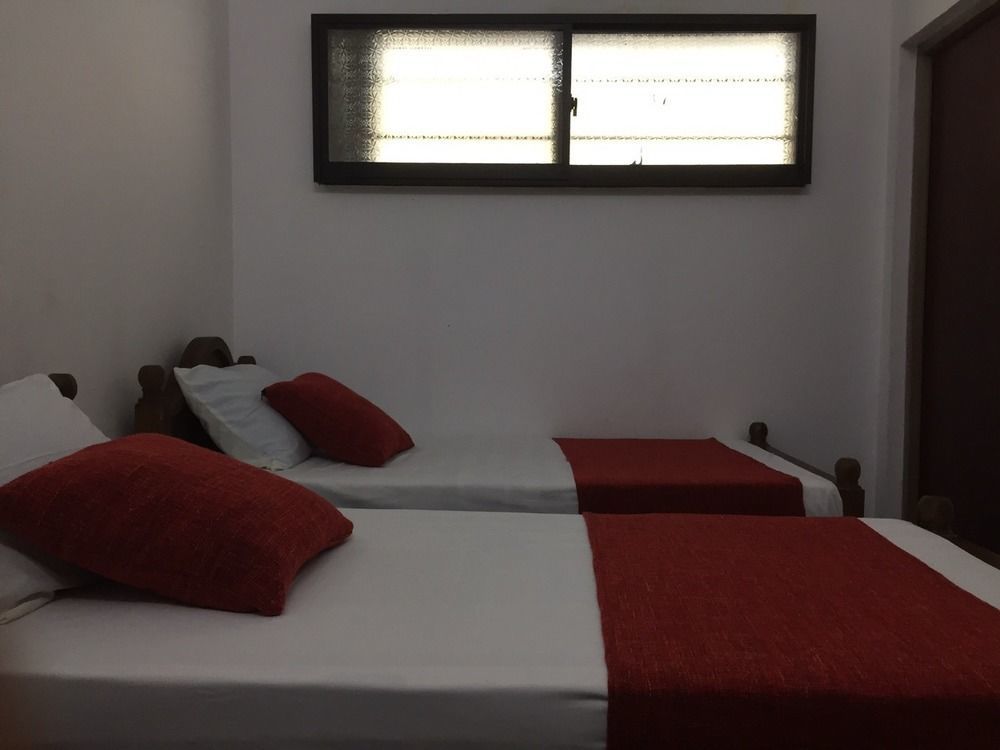 Yaarl Holiday Inn Джафна Экстерьер фото