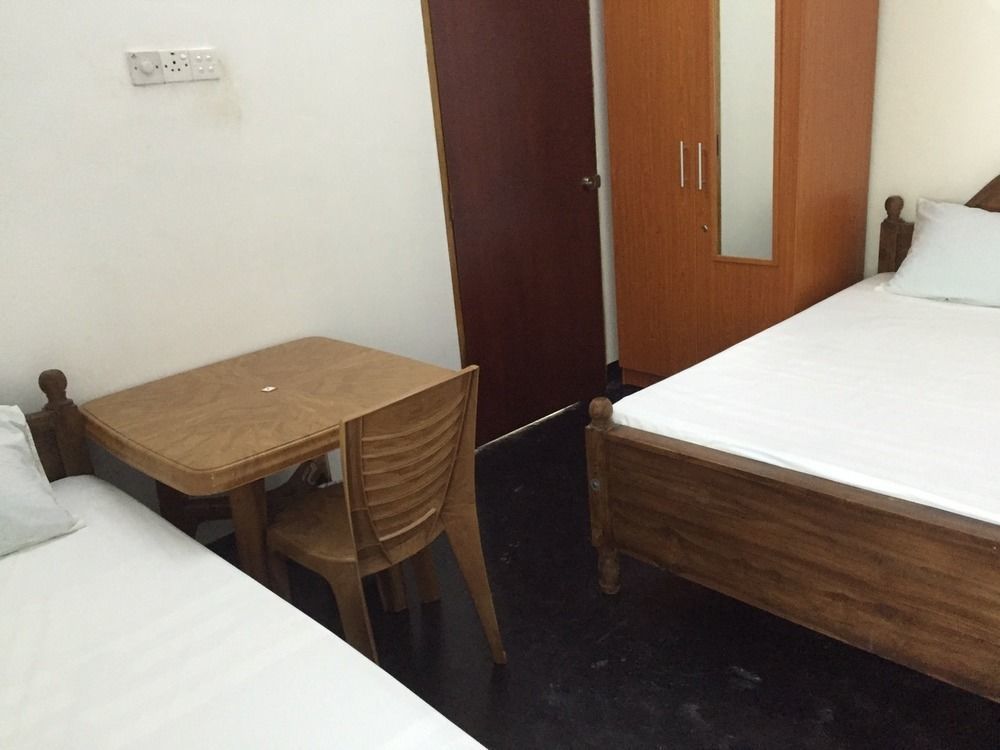 Yaarl Holiday Inn Джафна Экстерьер фото