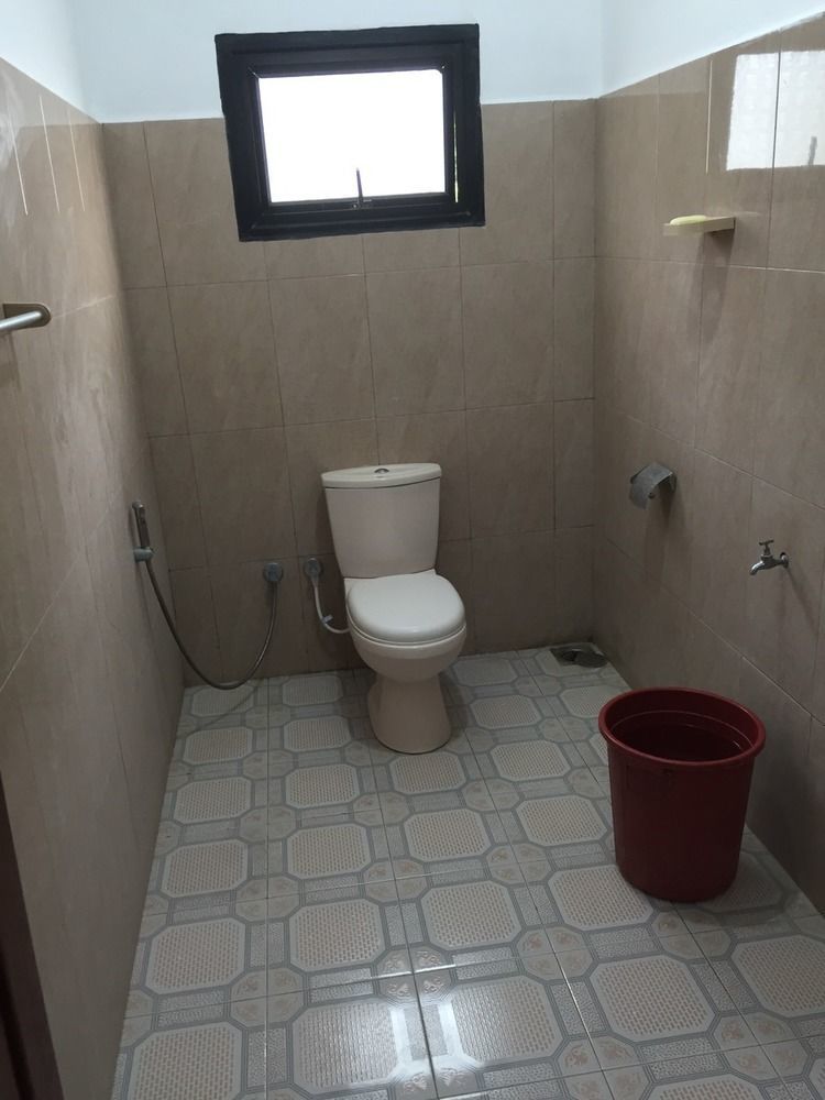 Yaarl Holiday Inn Джафна Экстерьер фото