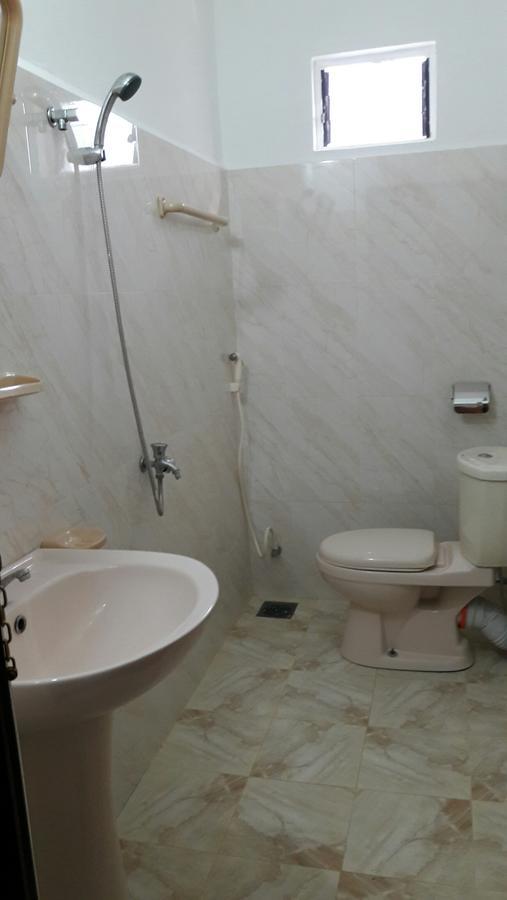 Yaarl Holiday Inn Джафна Экстерьер фото