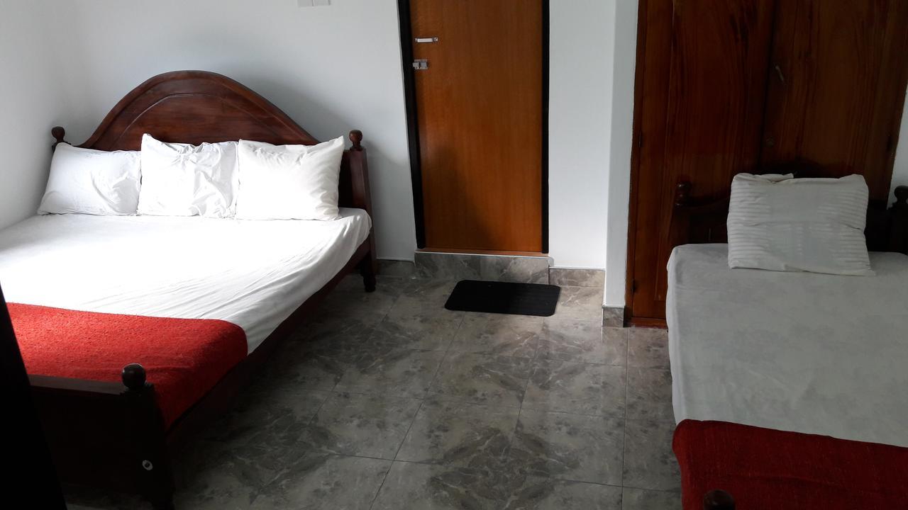 Yaarl Holiday Inn Джафна Экстерьер фото